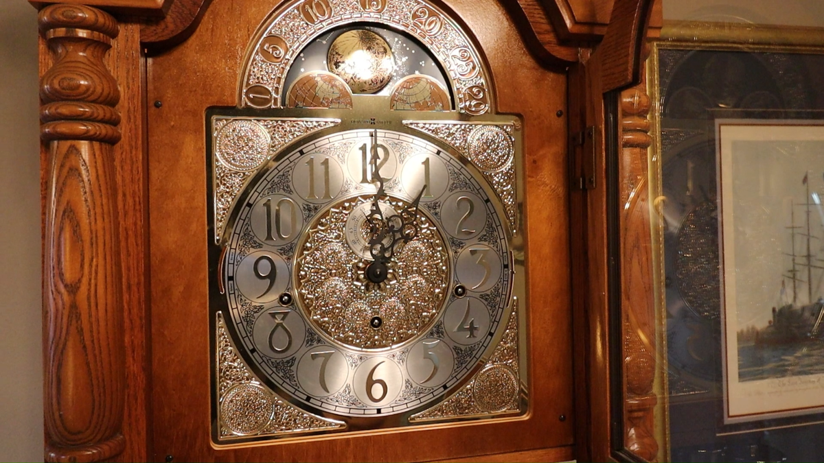 Howard Miller “Richmond” Grandfather Clock — Model 610-796 | eBay