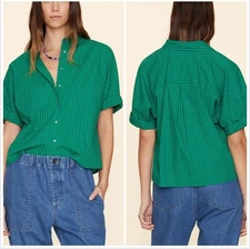 Xirena Teddy Short Sleeve Button Down Cropped Shirt in Pine Blue size S
