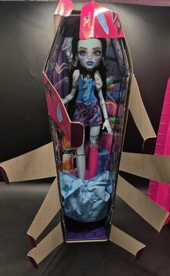 Mattel Monster High G3 2025 Buried Secrets Scaremester Frankie Stein Open  Box 