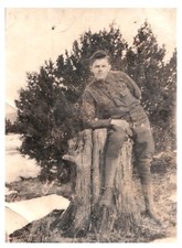 YOUNG SOLDIER ON TREE STUMP,WISCONSIN DELLS,1920'S.VTG 3.7" x 2.7" PHOTO*9