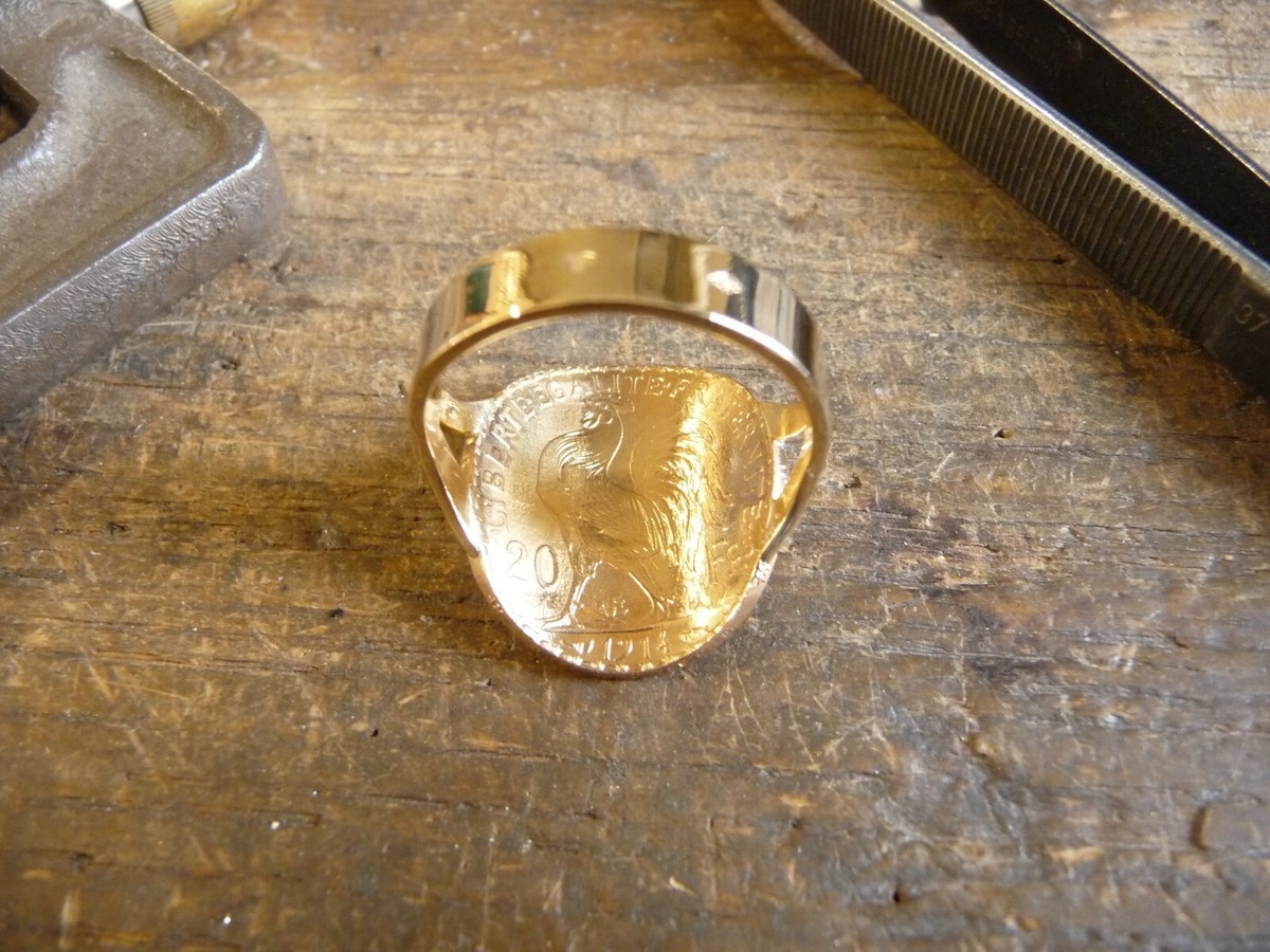 Chevalière Ancienne En Or 18 Carats Avec Pièce 20 Francs Marianne - Bijou Vintage