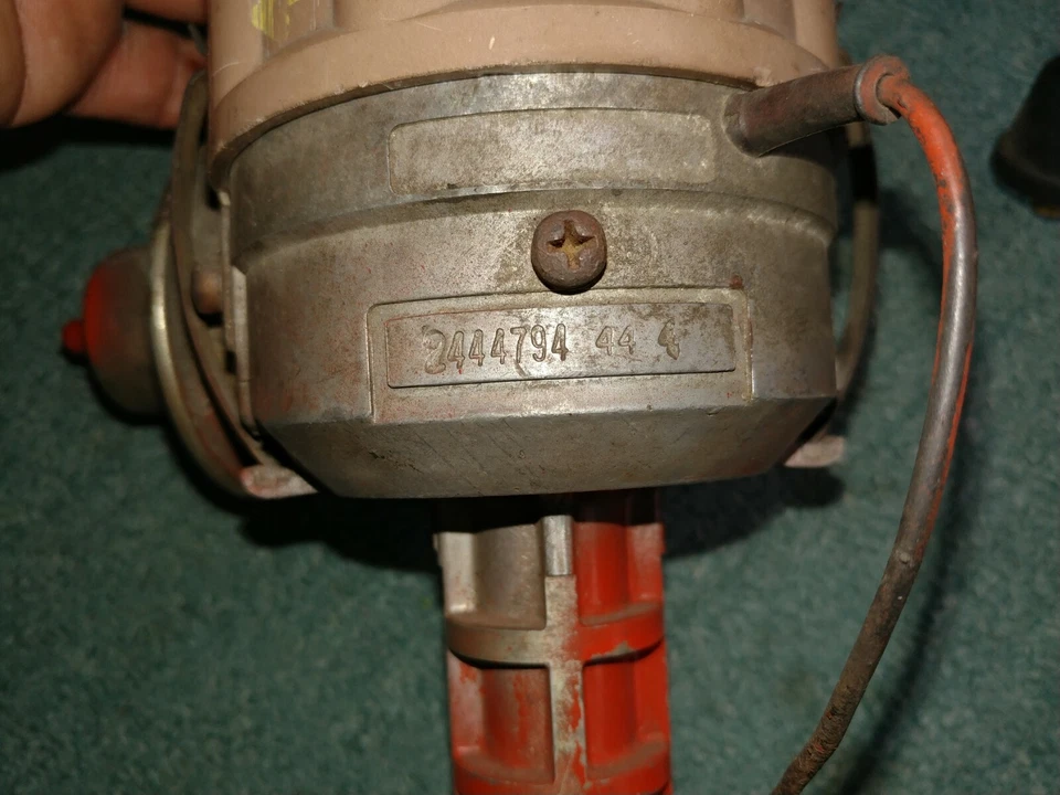 VINTAGE DISTRIBUTOR PLYMOUTH BELVEDERE DUSTER SATELLITE VALIANT 2444794 - Image 4 of 4