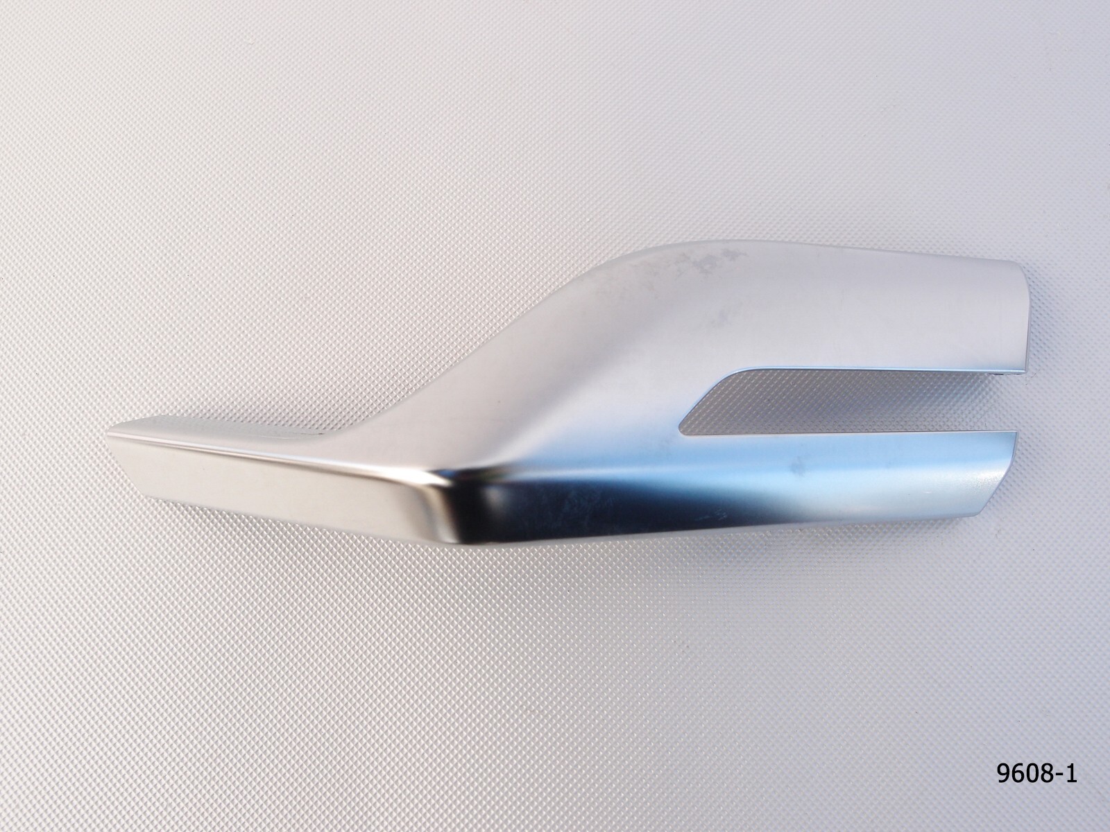 19-23 OEM AUDI E-TRON EXTERIOR MIRROR COVER left CHROME 57000001 