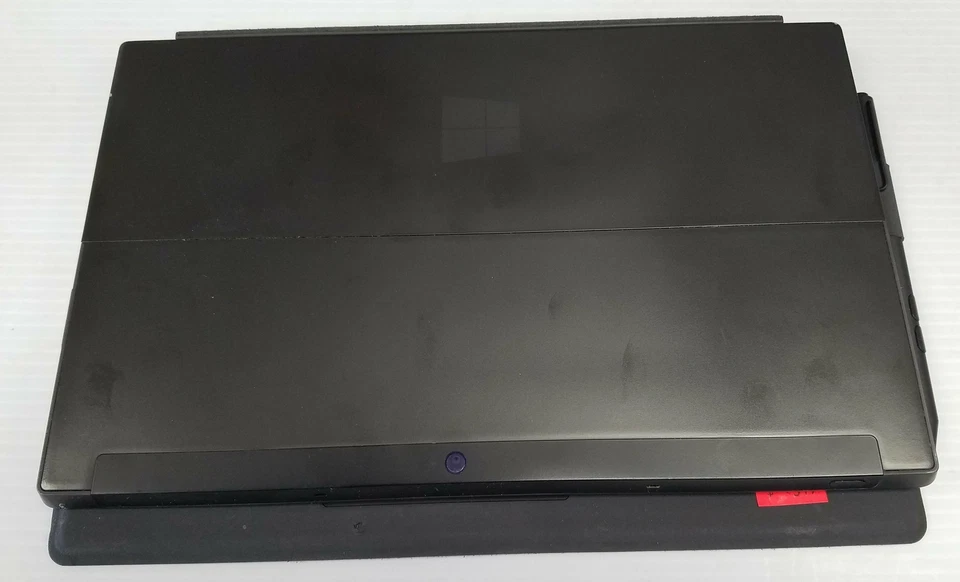 Microsoft SURFACE RT 10.6", 2G RAM, 64 GB, Windows 8.1 RT, TABLET, Webcam- - Image 4 of 4