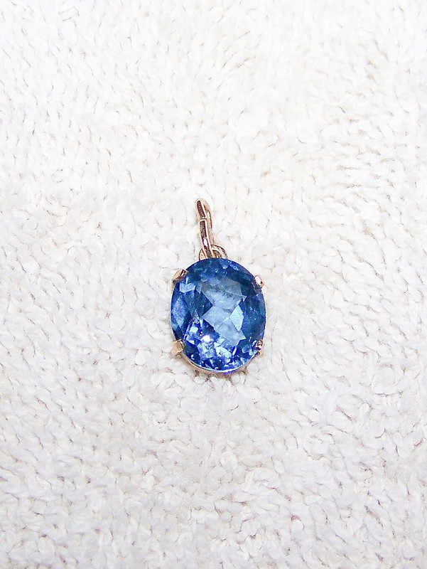 Estate 14k yellow gold Blue Topaz pendant