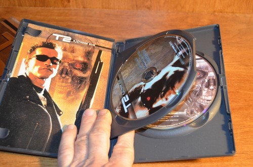 T2 The Extreme DVD Edition 2003 2-Disc Set - Picture 2 of 3