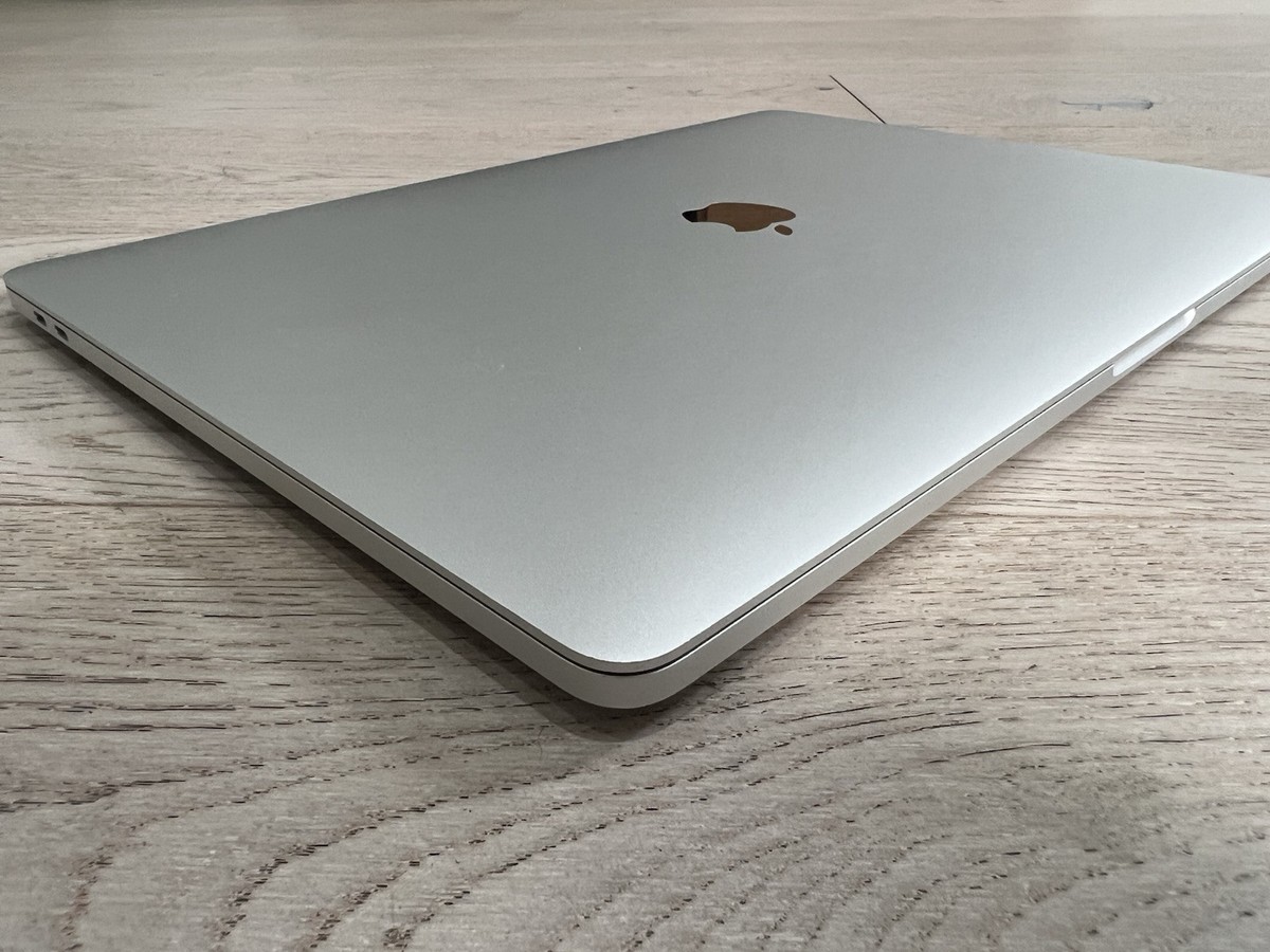 MacBook Pro Retina 15-inch (2017) A1707 Touch Bar - Core i7 - 16GB