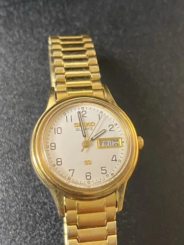 Vintage Seiko Watch Gold Tone Womens 23mm Day Date 3Y03-0A19