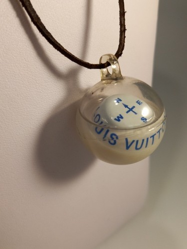 Louis Vuitton Cup 2000 Compass Pendant on Suede Necklace LV White & Blue - Picture 2 of 8