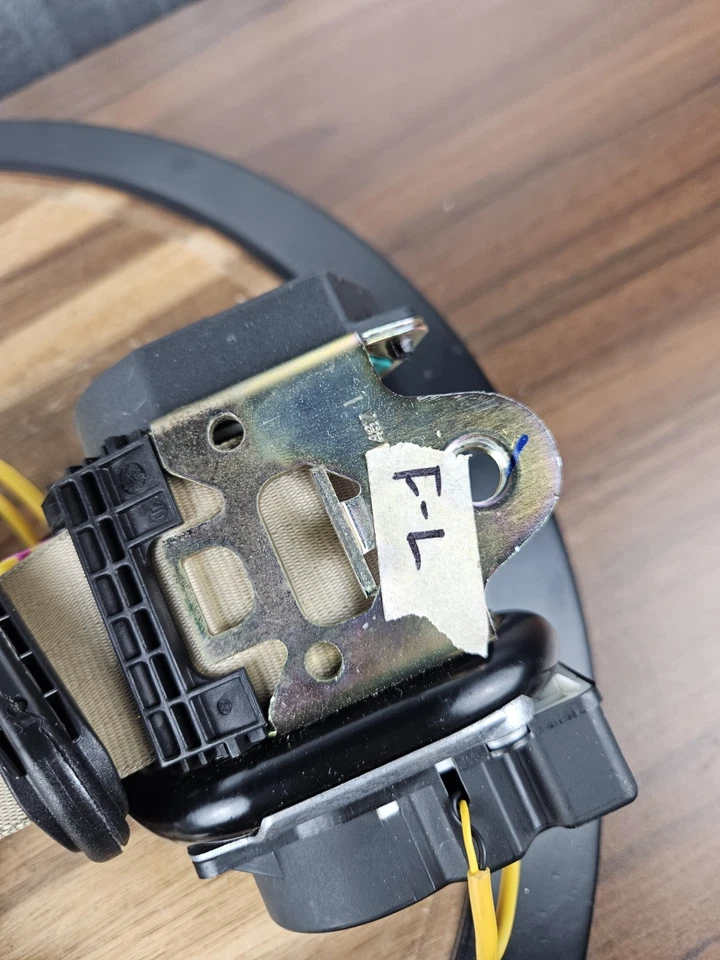 04 Cinturón de seguridad delantero izquierdo lado conductor Volkswagen Phaeton beige OEM Foto 2 de 4