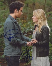 BRITT ROBERTSON & THOMAS DEKKER Secret Circle - GENUINE SIGNED AUTOGRAPHS BRITT ROBERTSON & THOMAS DEKKER Secret Circle - GENUINE SIGNED AUTOGRAPHS