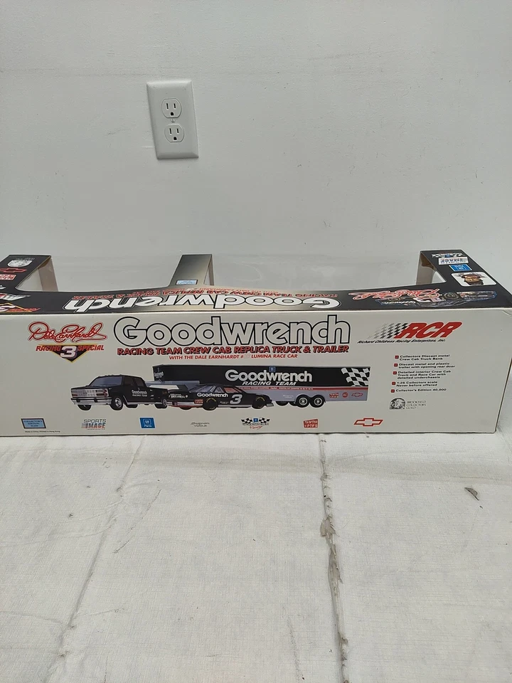 Dale Earnhardt Goodwrench Racing Team Truck & Trailer Collectors Edition NEW - Image 2 of 4