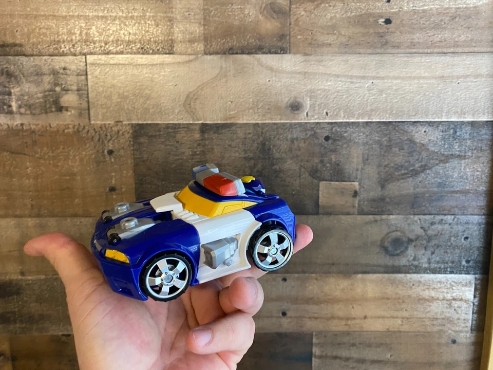 Transformers Police Car Robot Chase Playskool Hasbro Tomy Rescue Bots Chase Toy - Image 3 of 4