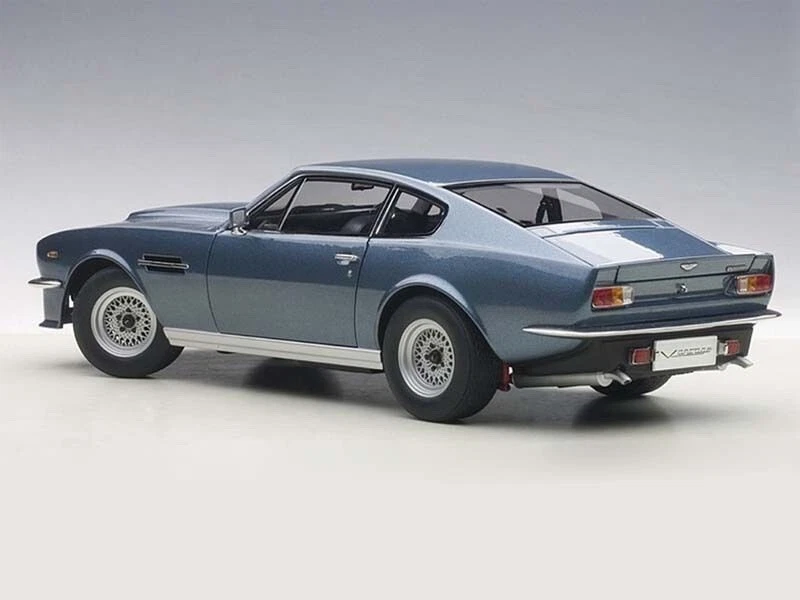 1/18 Autoart Aston Martin V8 Vantage Chicester blue - Image 2 of 4