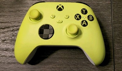 Microsoft Xbox Electric Volt Core Wireless Controller 1914 Used