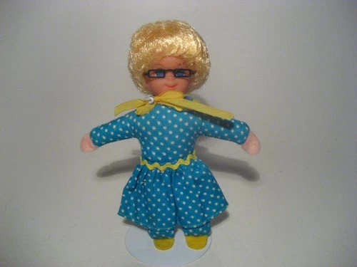 VTG 1967 MATTEL MRS. BEASLEY DOLL 4.25" TALL & DOLL STAND TV FAMILY AFFAIR NEW