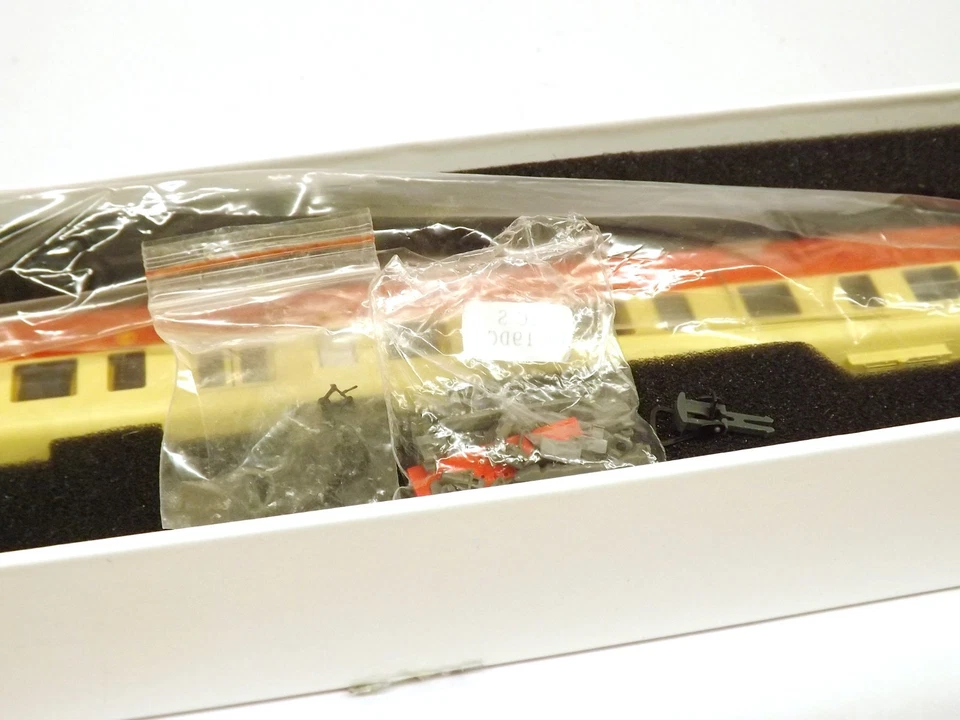 LS Models 10119S SNCF Triebwagen XBD 3943 rot & creme DCC Sound (HO Scale) boxed - Bild 4 von 4