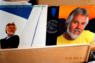 KENNY ROGERS: EYES THAT SEE IN THE DARK  GERMAN 1st PRESS 1983 RCA PL 84697 NM-