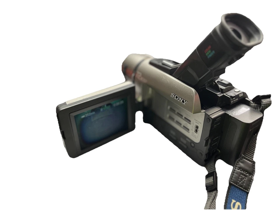 Sony CCD-TRV95 Hi8 Camcorder - Used- Tested w/ Battery, Strap & RCA Cables - Image 3 of 4