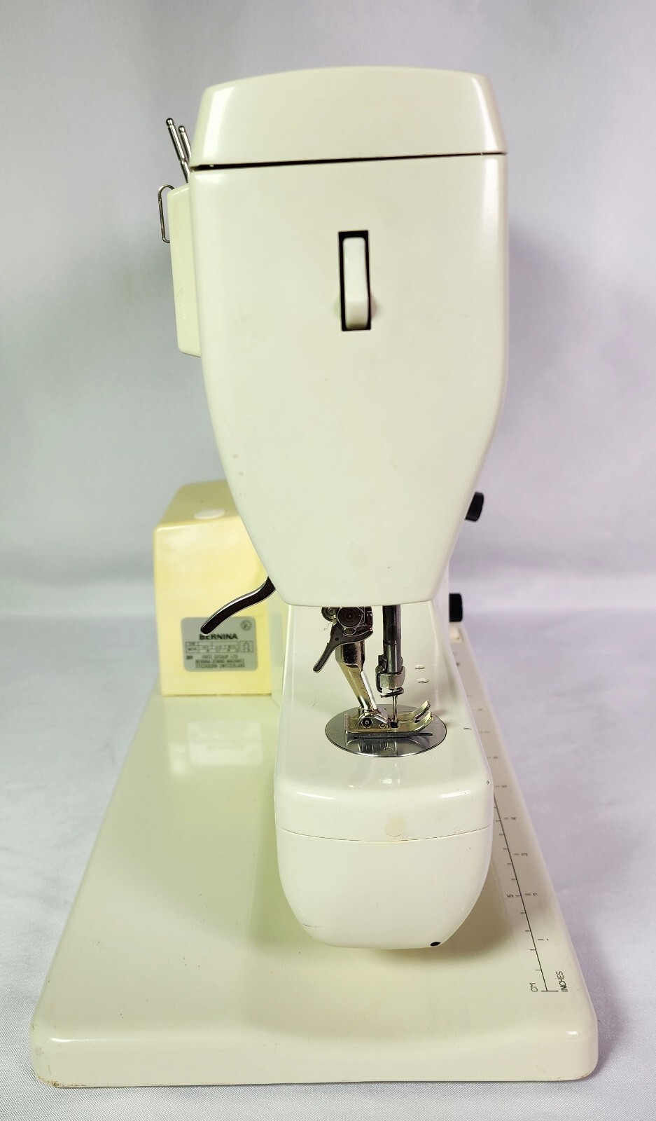 Bernina Record 830 Heavy Duty Sewing Machine w/ Case, Accessories