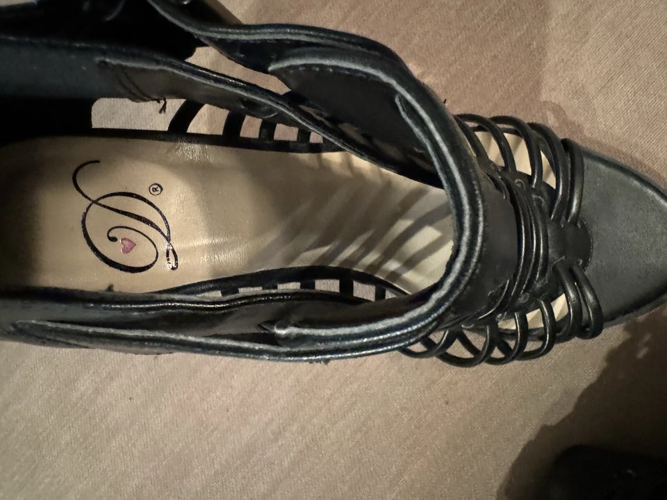 My Delicious Shoes High Stacked Heel Sandals , Black , Size 7 Barely Worn - Image 3 of 4