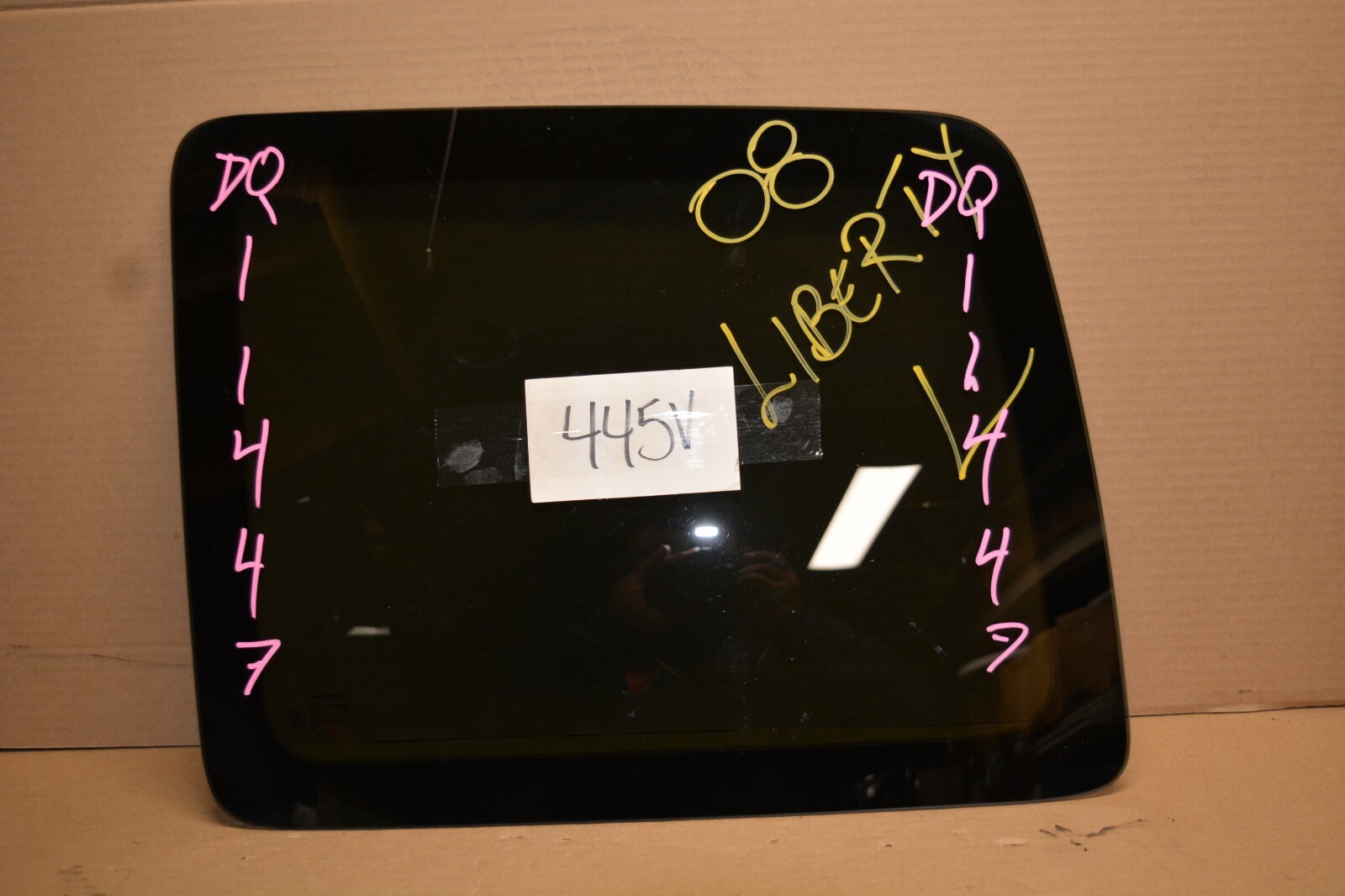 Fits 08 09 10 11 12 Jeep Liberty DRIVER Used Quarter glass Window rear 445-V
