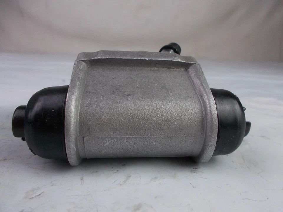 Cilindro de rueda de freno de tambor trasero derecho CARQUEST WCA37961 se adapta; Daihatsu Geo Suzuki Foto 3 de 4