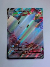 Togekiss VMAX 141/185 Vivid Voltage Ultra Rare Holo Pokemon Card - NM
