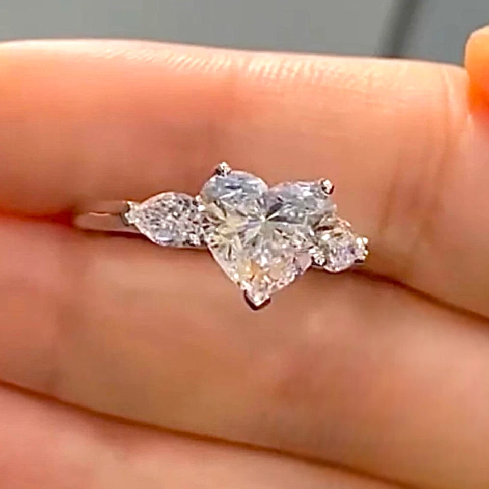 3.00 Ct Heart Cut IGI Certified 18K White Gold Lab Grown Diamond Engagement Ring - Image 4 of 4