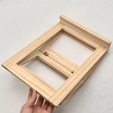 Tischstaffelei aus Holz zum Ausstellen von Werken D'Kunst und