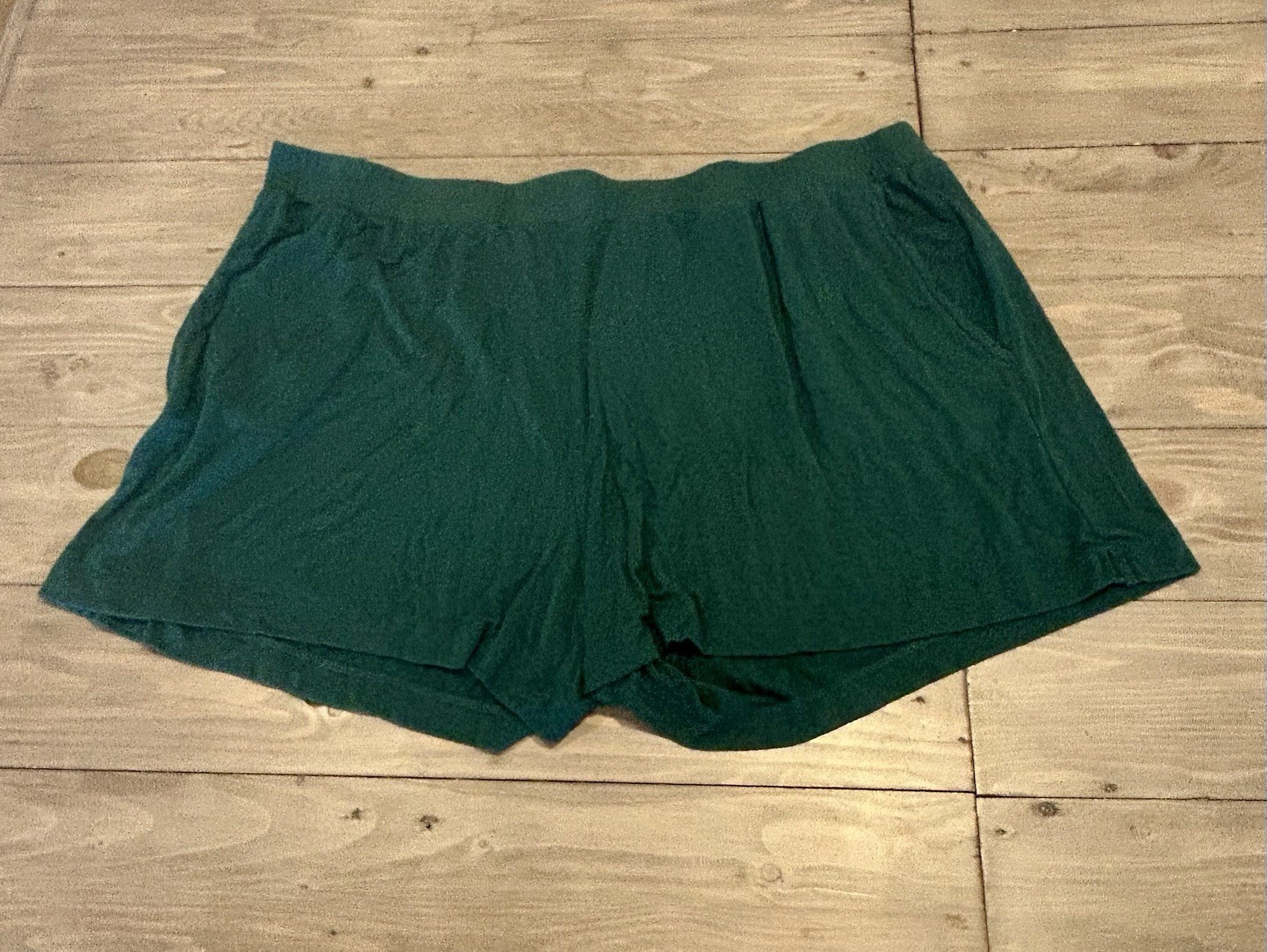 Amazon Essentials Shorts, forest green, woman’s X… - image 1