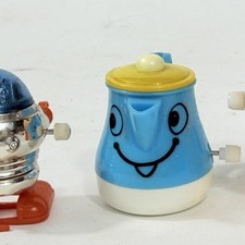 Vtg 1980 Tomy Toy Wind Up Teapot BLUE RARE Coffee Pot WORKS Rolls Lid Pops Up