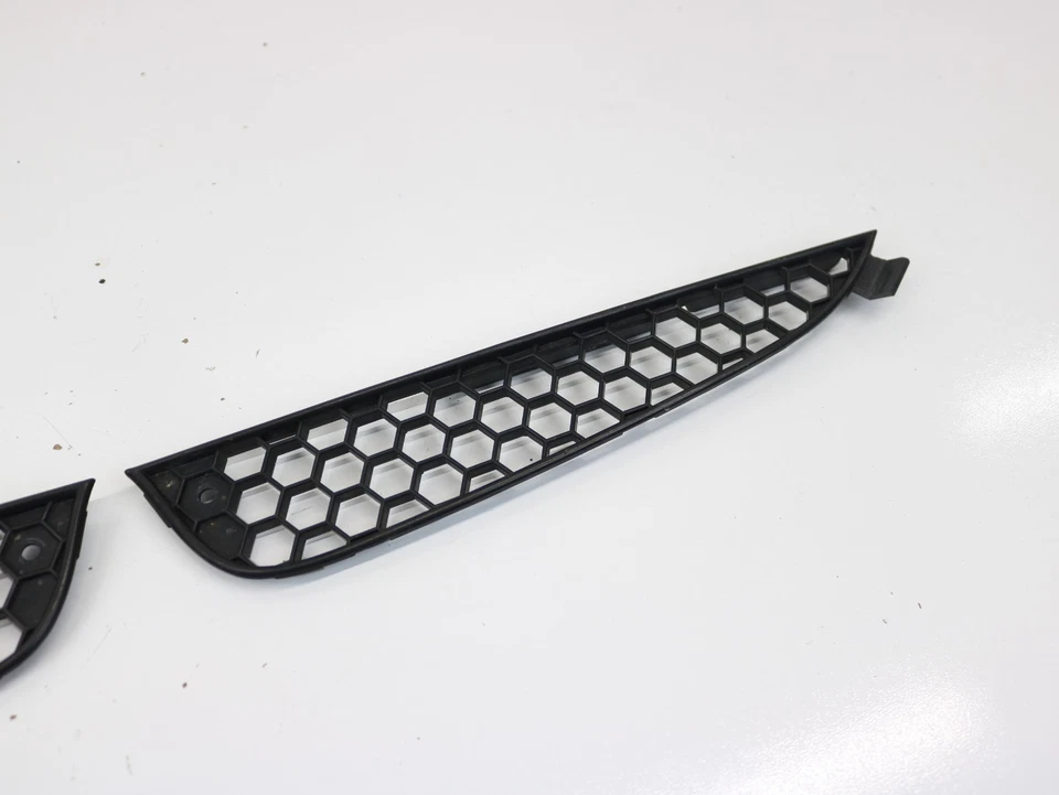 2000-2002 Pontiac Sunfire Upper Grille Insert Pair P/N 22624454 OEM Foto 3 de 4