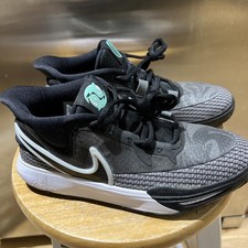 NIKE KYRIE 8 GO GS Black/Black-White-Light Menta KIDS SIZE 5.5Y