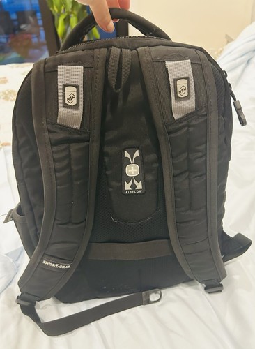 SWISSGEAR Laptop 18.5" Backpack - Black: Tear-Resistant Polyester, College Bag - 第 3/4 張圖片