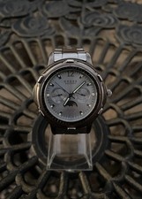 GUESS WATERPRO SILVER WOMENS WATCH -DAY DATE -MOON AND RUNNING