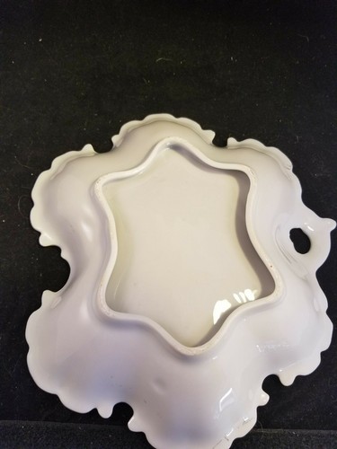 vintage leaf shaped porcelain dish with gold trim and rose pattern - Picture 7 of 7