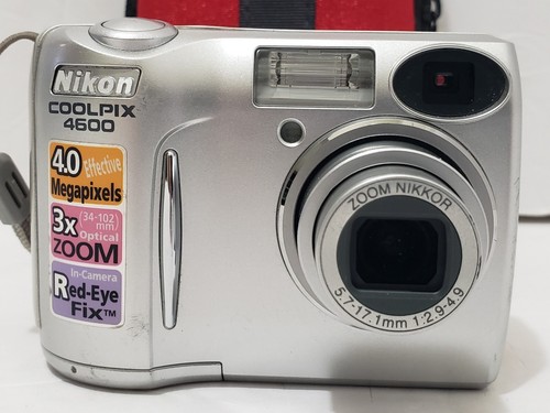 Nikon COOLPIX 4600 4.0MP Digital Camera - Silver TESTED WORKS GREAT