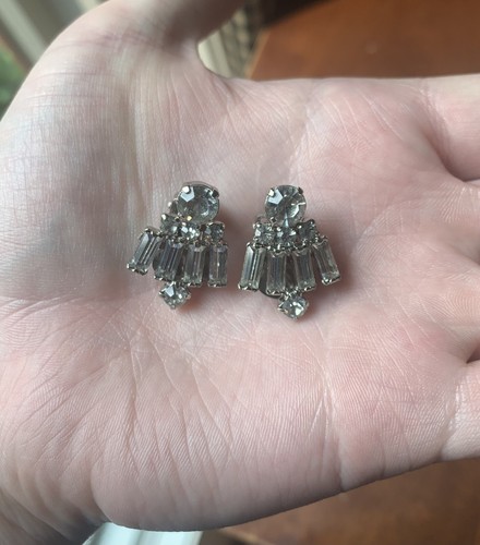 Pendientes Vintage Clip On La Rel Estrás Transparente Tono Plata Preciosos - Imagen 6 de 7