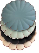 Salad Appetizer Plates Rustic Scalloped Plastic  8.5”  Set Of 4