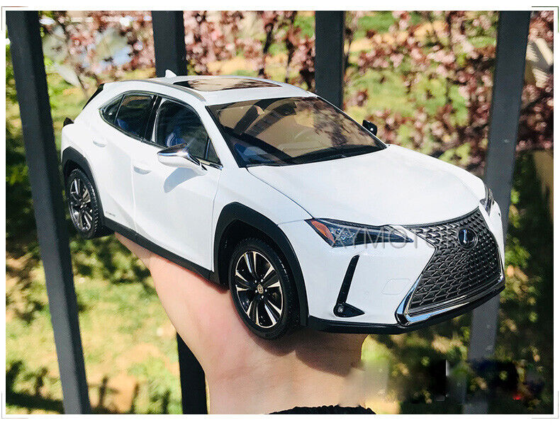 1/18 Toyota Lexus UX 260h Refitted Version Diecast Model Car 1/18 Toyota Lexus UX 260h Refitted Version Diecast Model Car