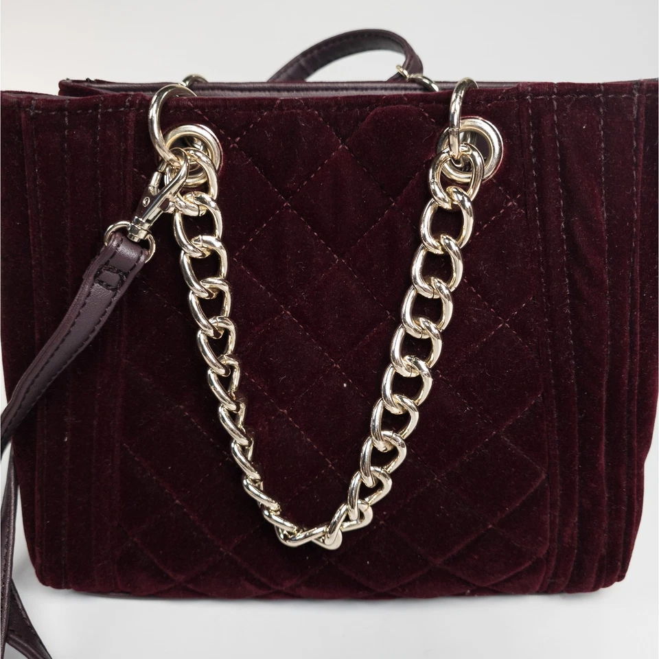 Mossimo Acolchado Repujado Bandolera Bolso de Hombro Cartera Metal Cadena Asas Foto 2 de 4