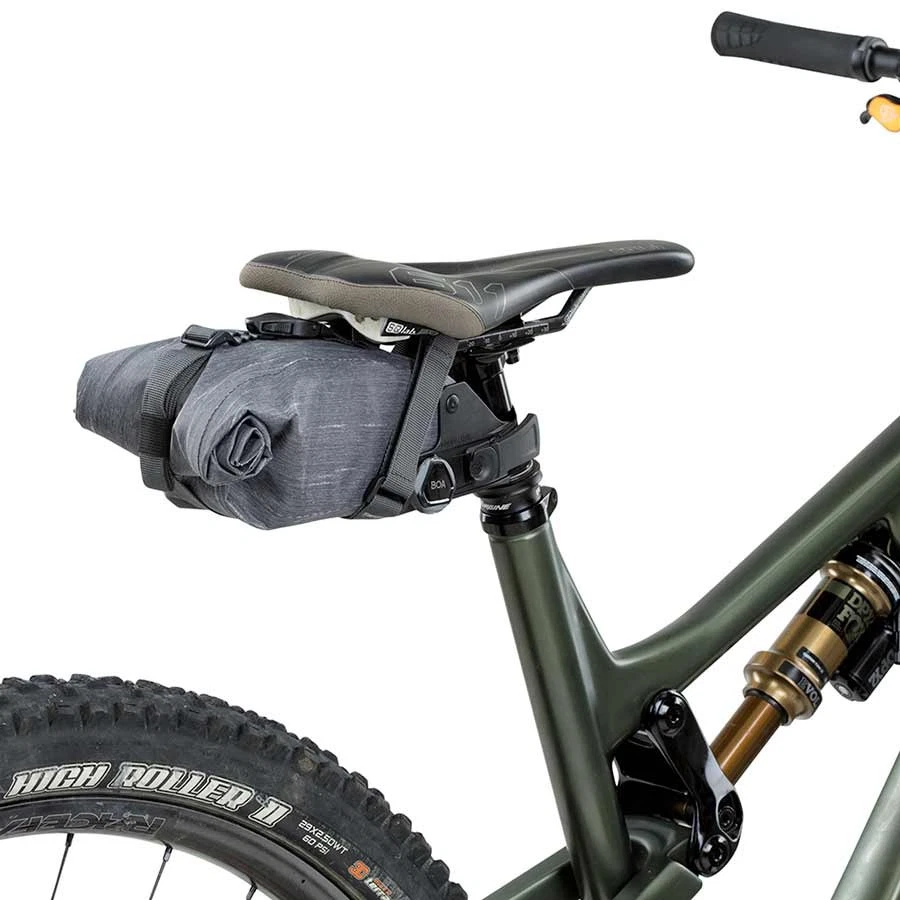 Paquete de asientos EVOC Boa M 2L bolsa de sillín de bicicleta impermeable con compatibilidad con cuentagotas Foto 2 de 4