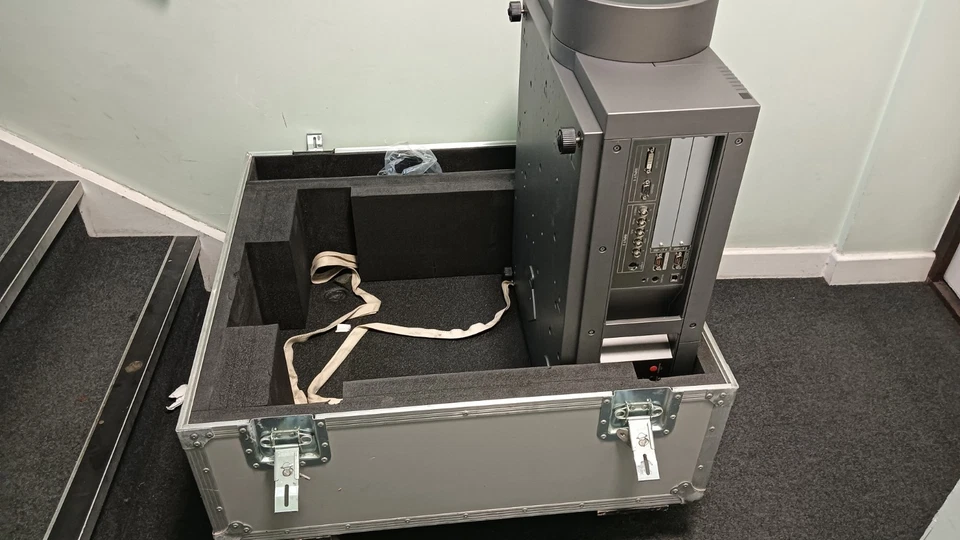 EIKI LC-X800 PROJECTOR - Image 4 of 4