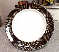 STEELITE INTERNATIONAL ENGLAND GOLD DOTS on a BLACK RIM DINNER PLATE