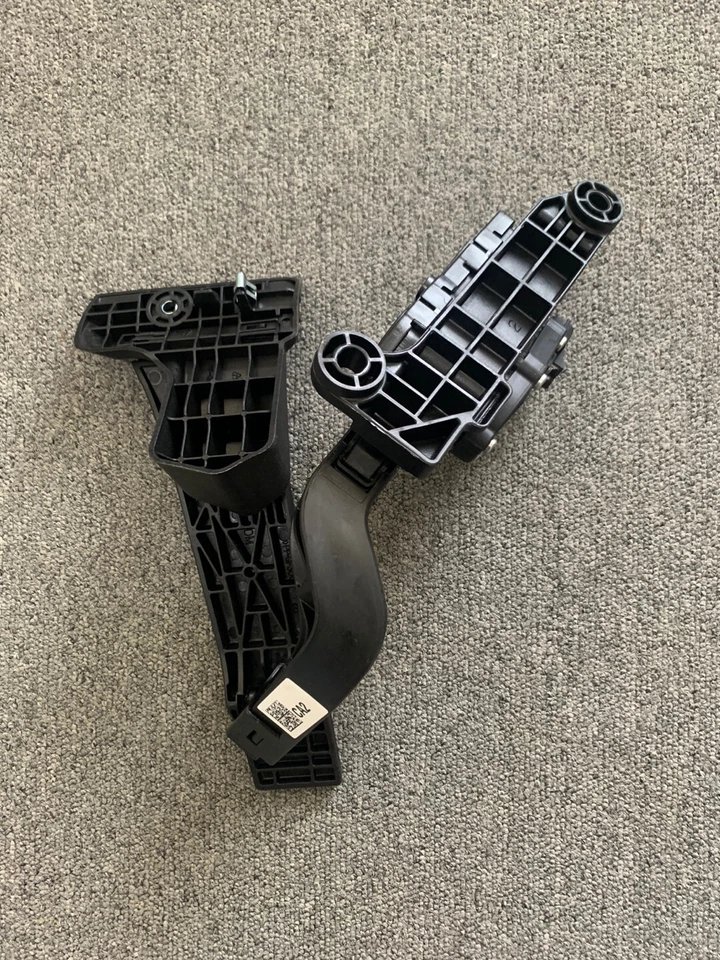 Almohadilla de pedal acelerador automático OEM 32700-2S100 1 pieza para Hyundai Tucson iX 2010~2015 Foto 3 de 4