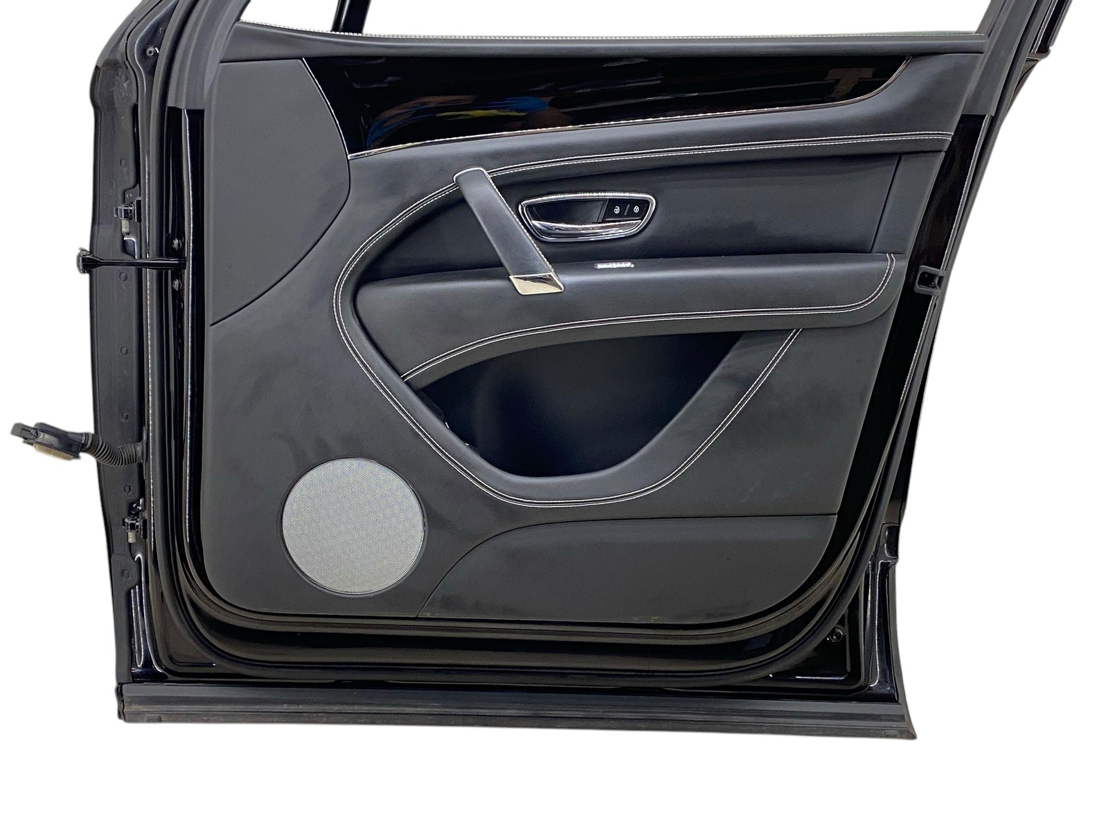 2016-2020 BENTLEY BENTAYGA OEM FRONT RIGHT PASS DOOR SHELL ONYX BLACK W/ HANDLE