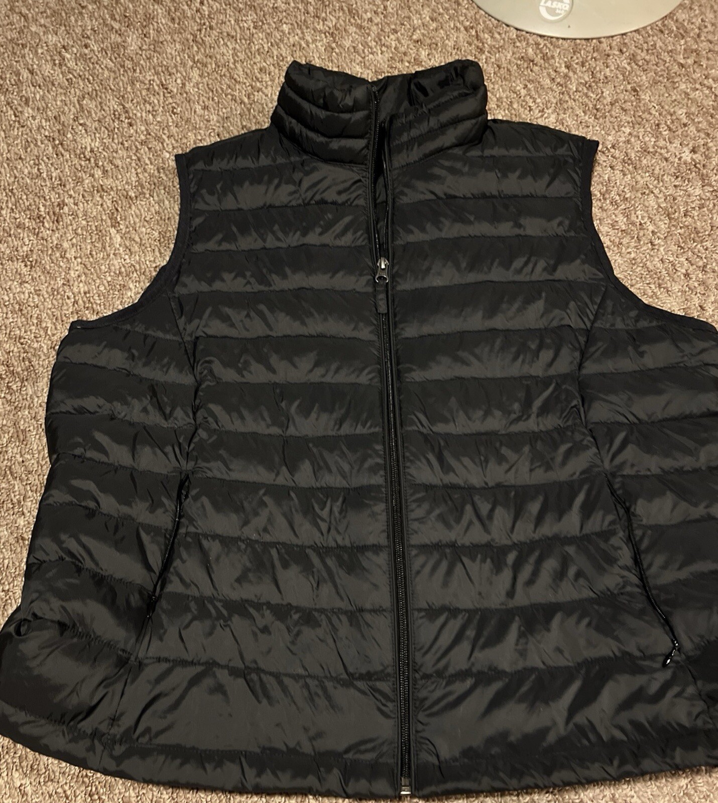 Amazon Essentials Women's Lightweight blackPuffy … - image 4