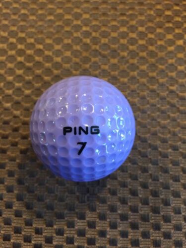 BOLA DE GOLF PING-LAVANDA/OJO PING BLANCO #7......LOGOTIPO FIESTA...9/10..NÚMERO ALTO - Imagen 2 de 4