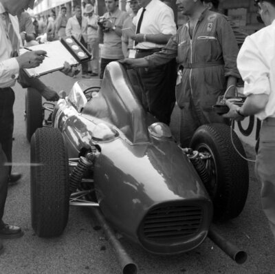 Photo Ancienne F1 1961 – Richie Ginther Sur Ferrari 156 – Tirage Vintage